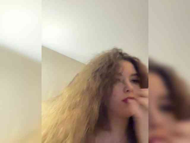 YourLadyyy webcam
