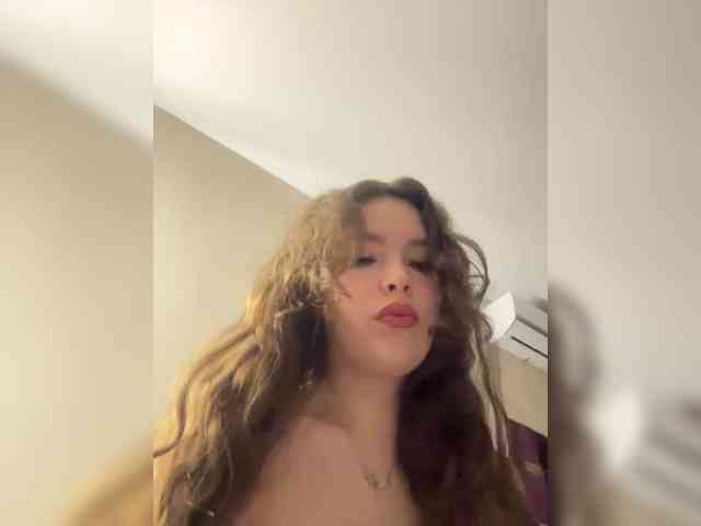YourLadyyy webcam
