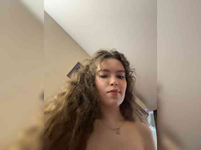 YourLadyyy webcam