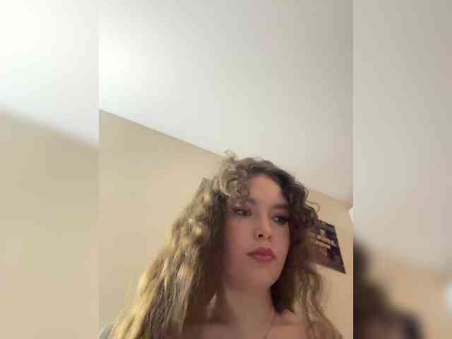 YourLadyyy webcam