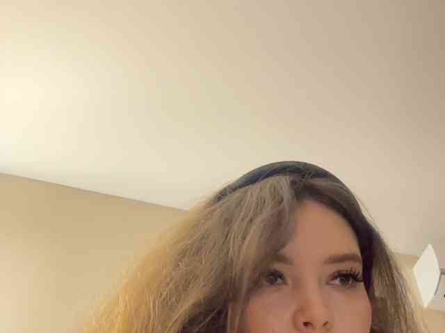 YourLadyyy webcam