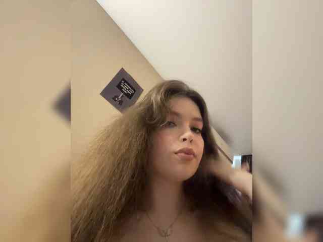 YourLadyyy webcam