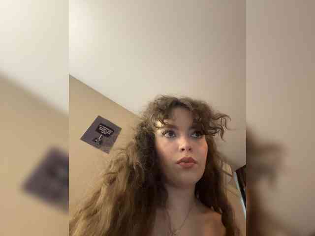 YourLadyyy webcam