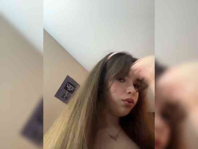 YourLadyyy webcam