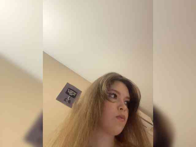 YourLadyyy webcam