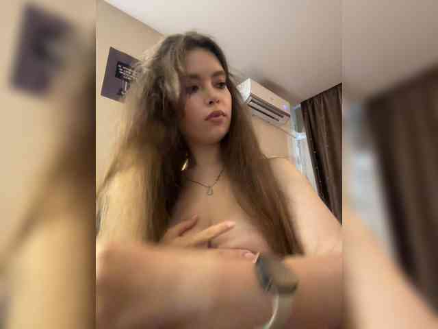 YourLadyyy webcam
