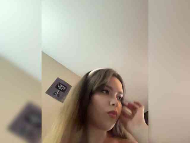 YourLadyyy webcam