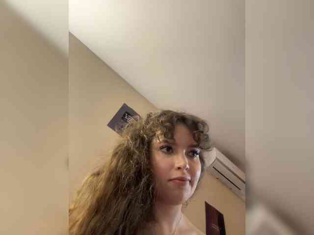 YourLadyyy webcam