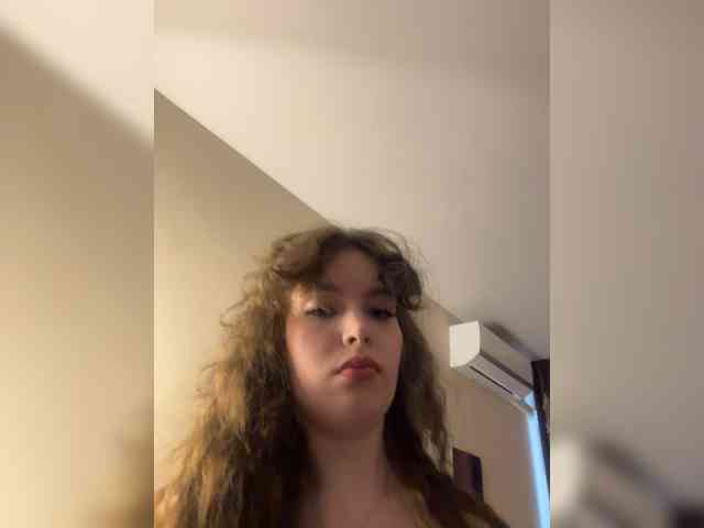 YourLadyyy webcam