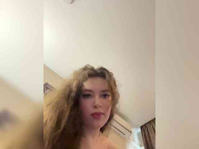 YourLadyyy webcam