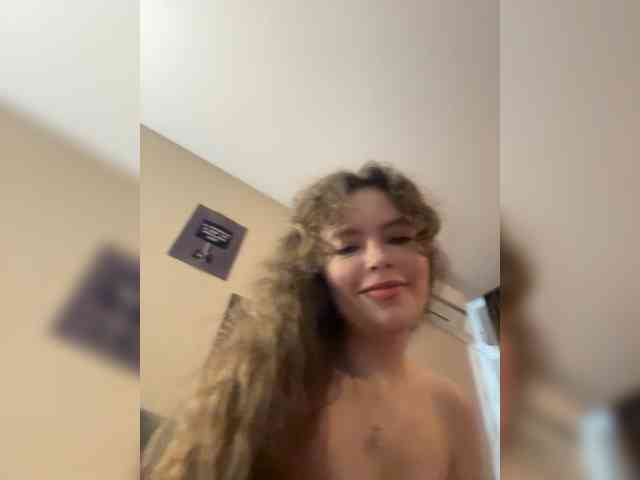 YourLadyyy webcam