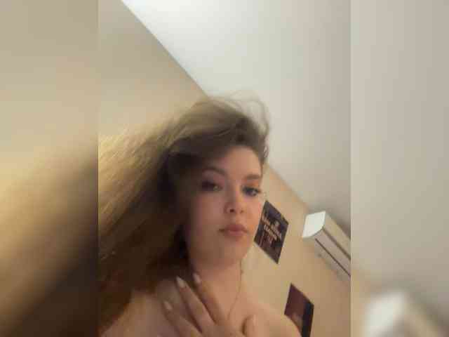 YourLadyyy webcam