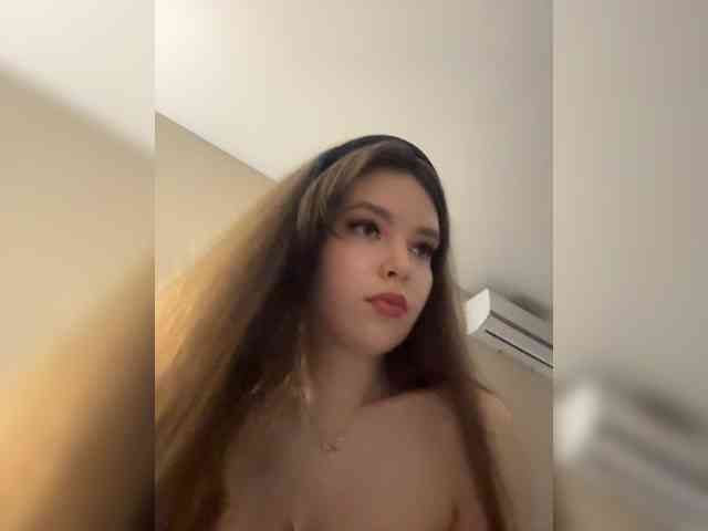 YourLadyyy webcam