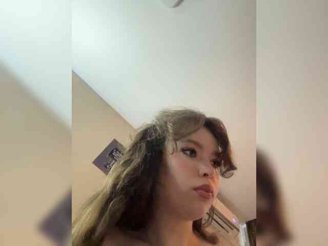 YourLadyyy webcam
