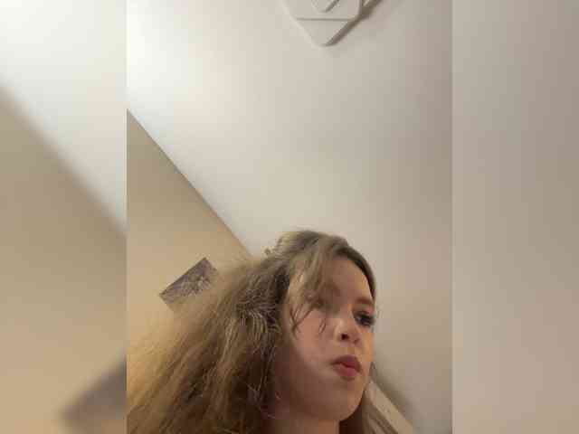 YourLadyyy webcam