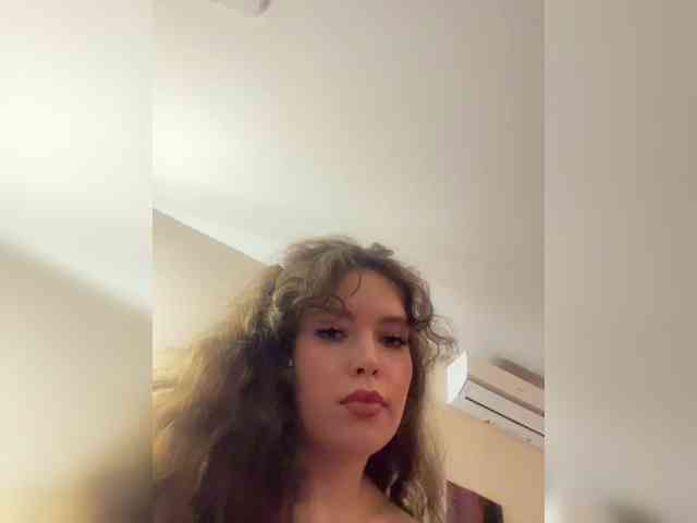 YourLadyyy webcam