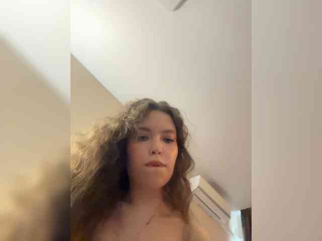 YourLadyyy webcam