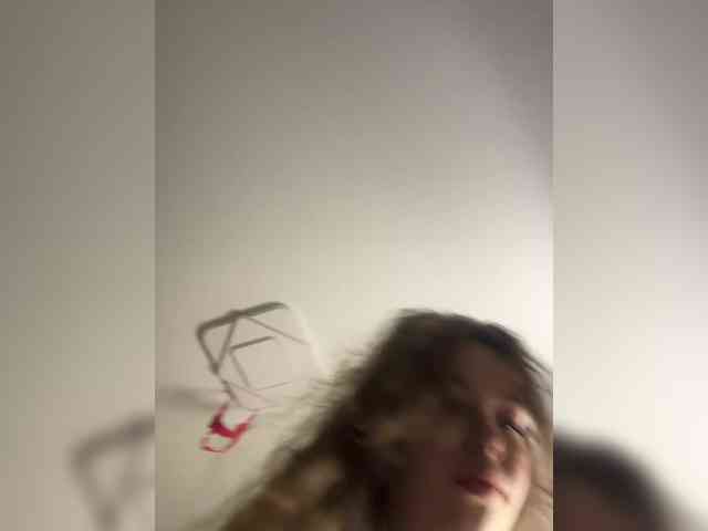 YourLadyyy webcam