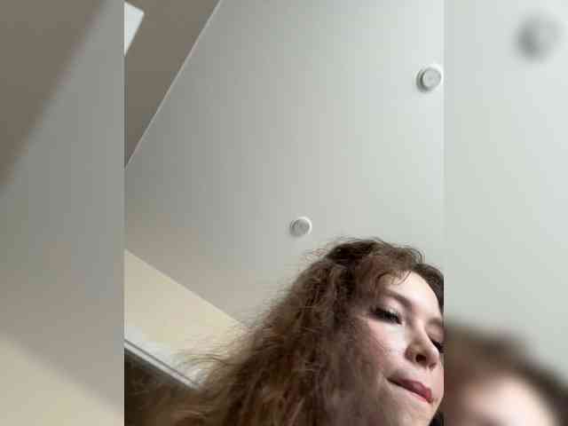 YourLadyyy webcam