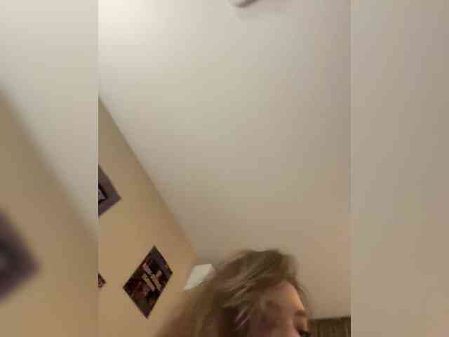 YourLadyyy webcam