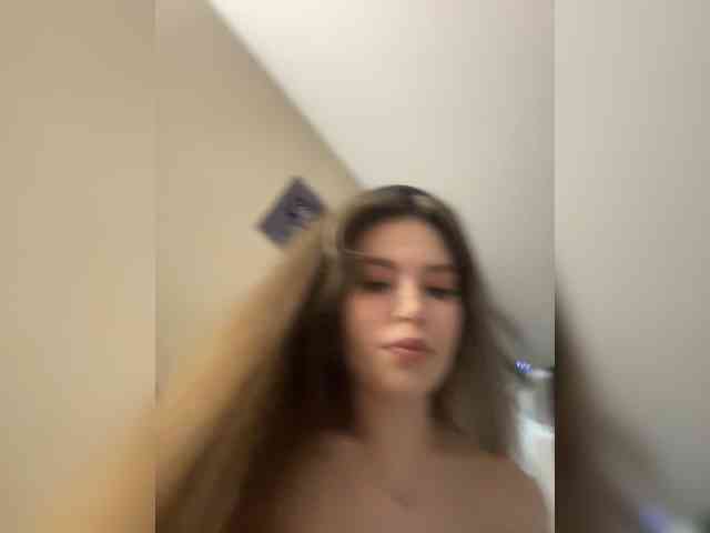 YourLadyyy webcam