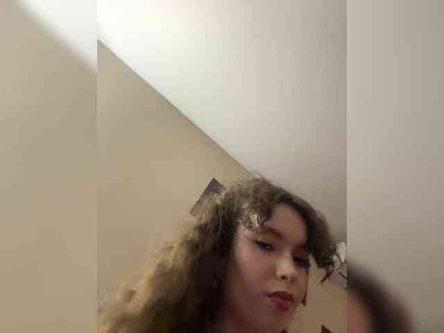 YourLadyyy webcam