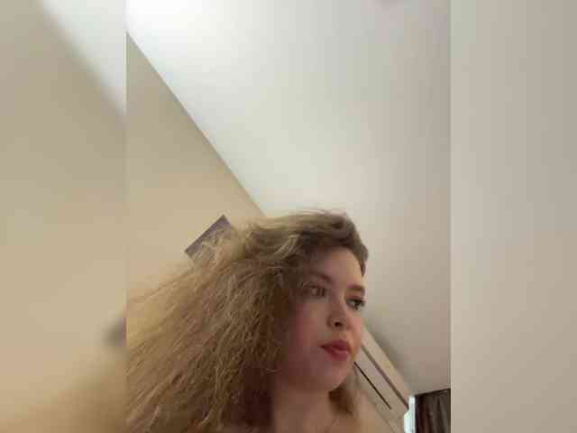 YourLadyyy webcam