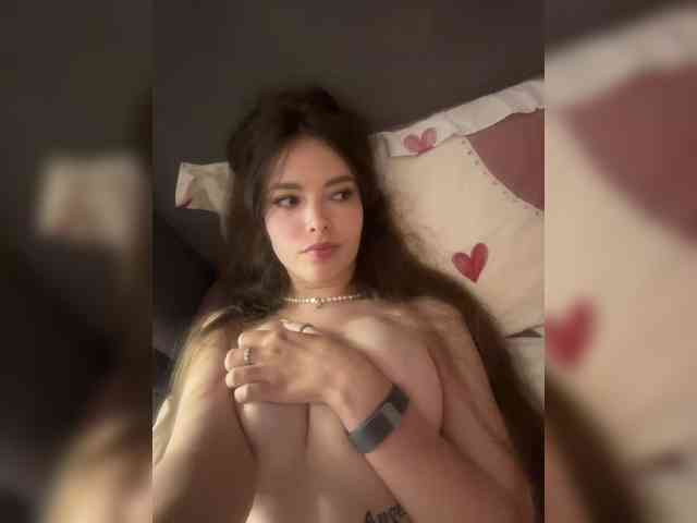 YourLadyyy webcam