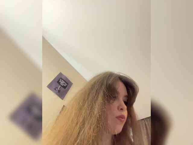 YourLadyyy webcam