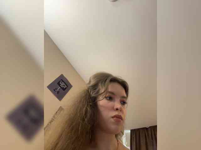 YourLadyyy webcam