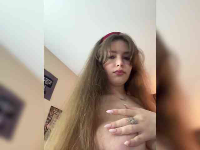 YourLadyyy webcam