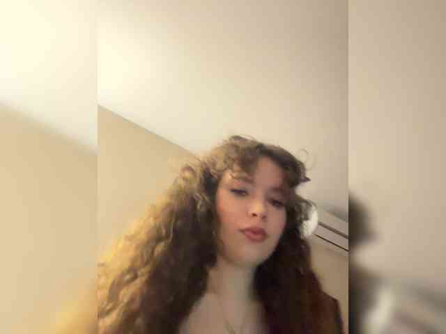 YourLadyyy webcam