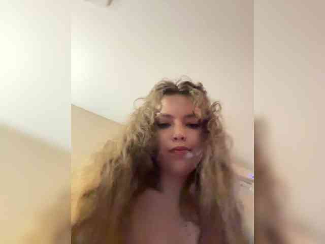 YourLadyyy webcam