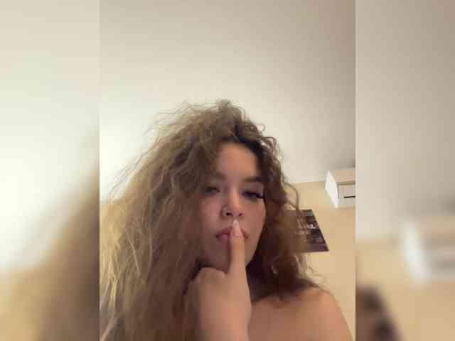 YourLadyyy webcam