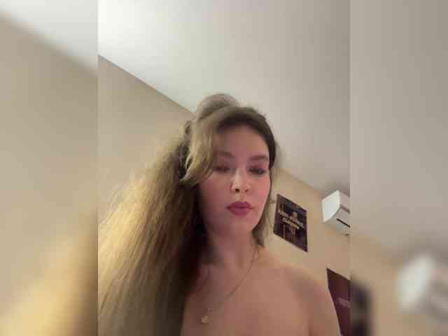 YourLadyyy webcam