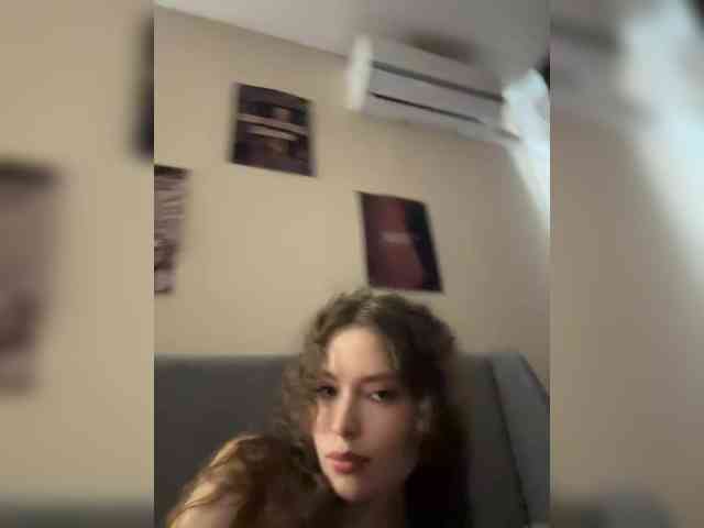 YourLadyyy webcam
