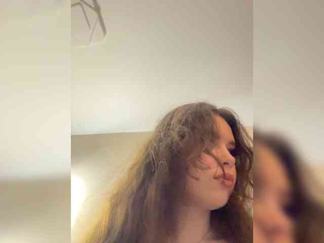 YourLadyyy webcam