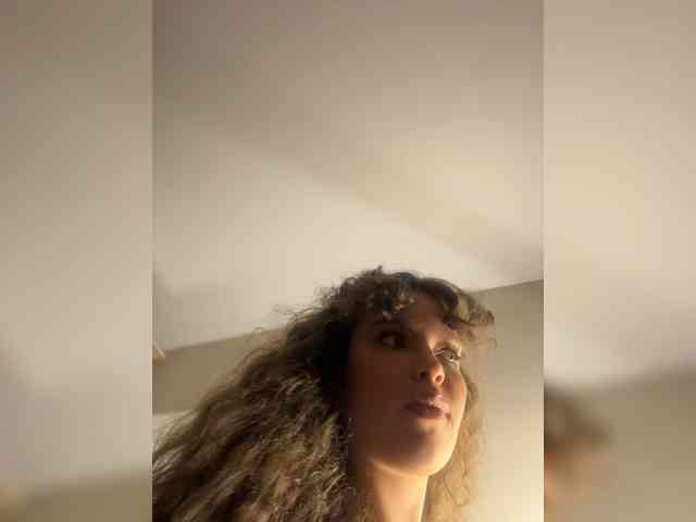 YourLadyyy webcam