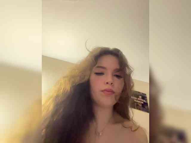 YourLadyyy webcam