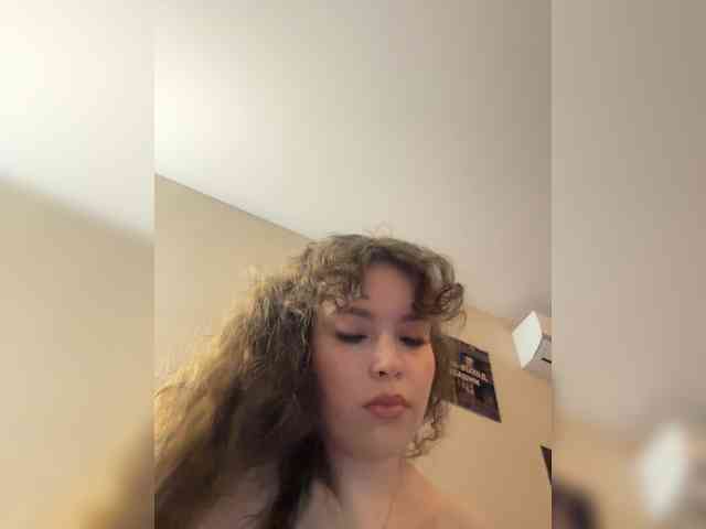 YourLadyyy webcam