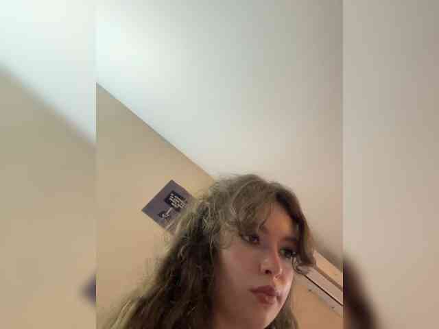 YourLadyyy webcam