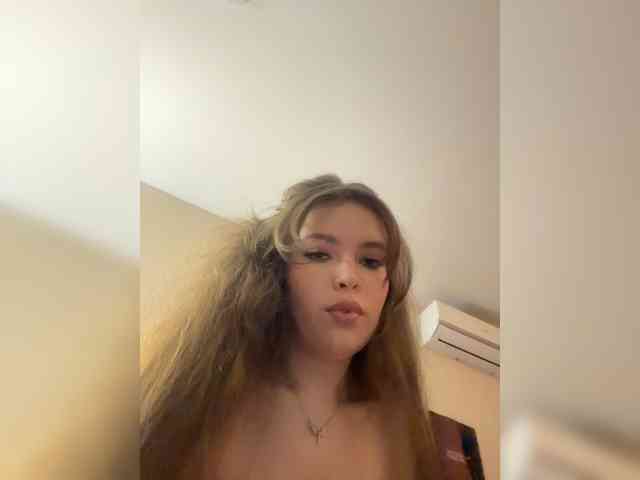 YourLadyyy webcam
