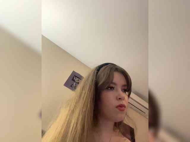 YourLadyyy webcam