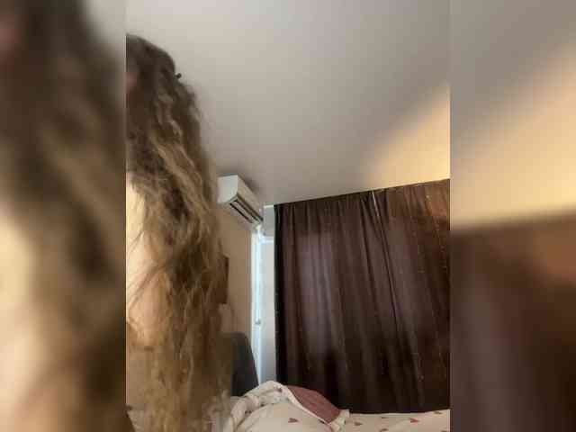 YourLadyyy webcam