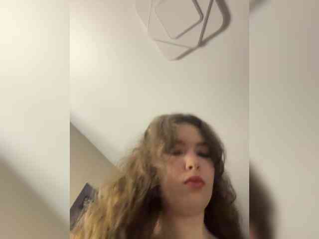 YourLadyyy webcam