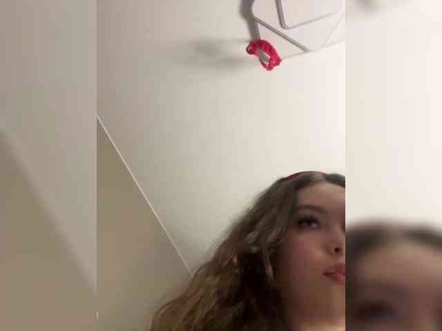 YourLadyyy webcam