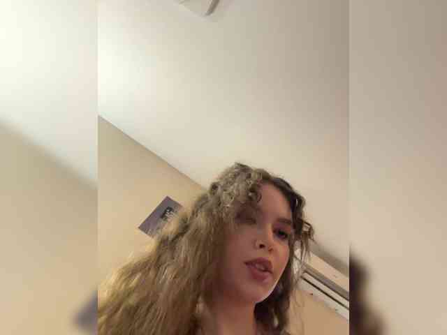 YourLadyyy webcam