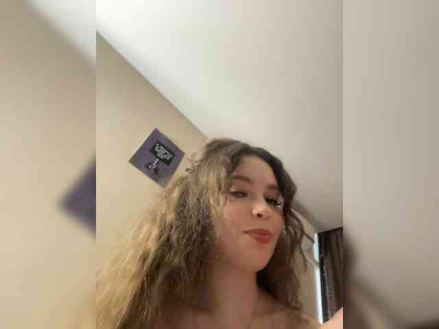 YourLadyyy webcam