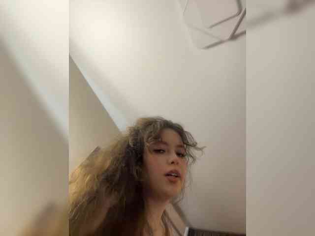 YourLadyyy webcam