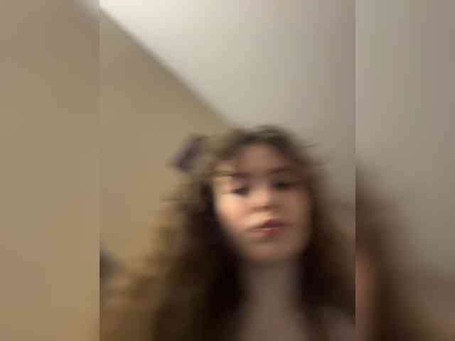 YourLadyyy webcam